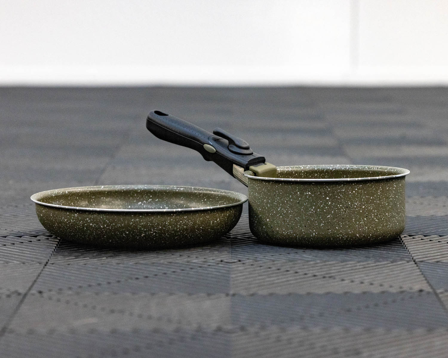 TRAKKER ARMOLIFE MARBLE COOKSET - MEDIUM!
