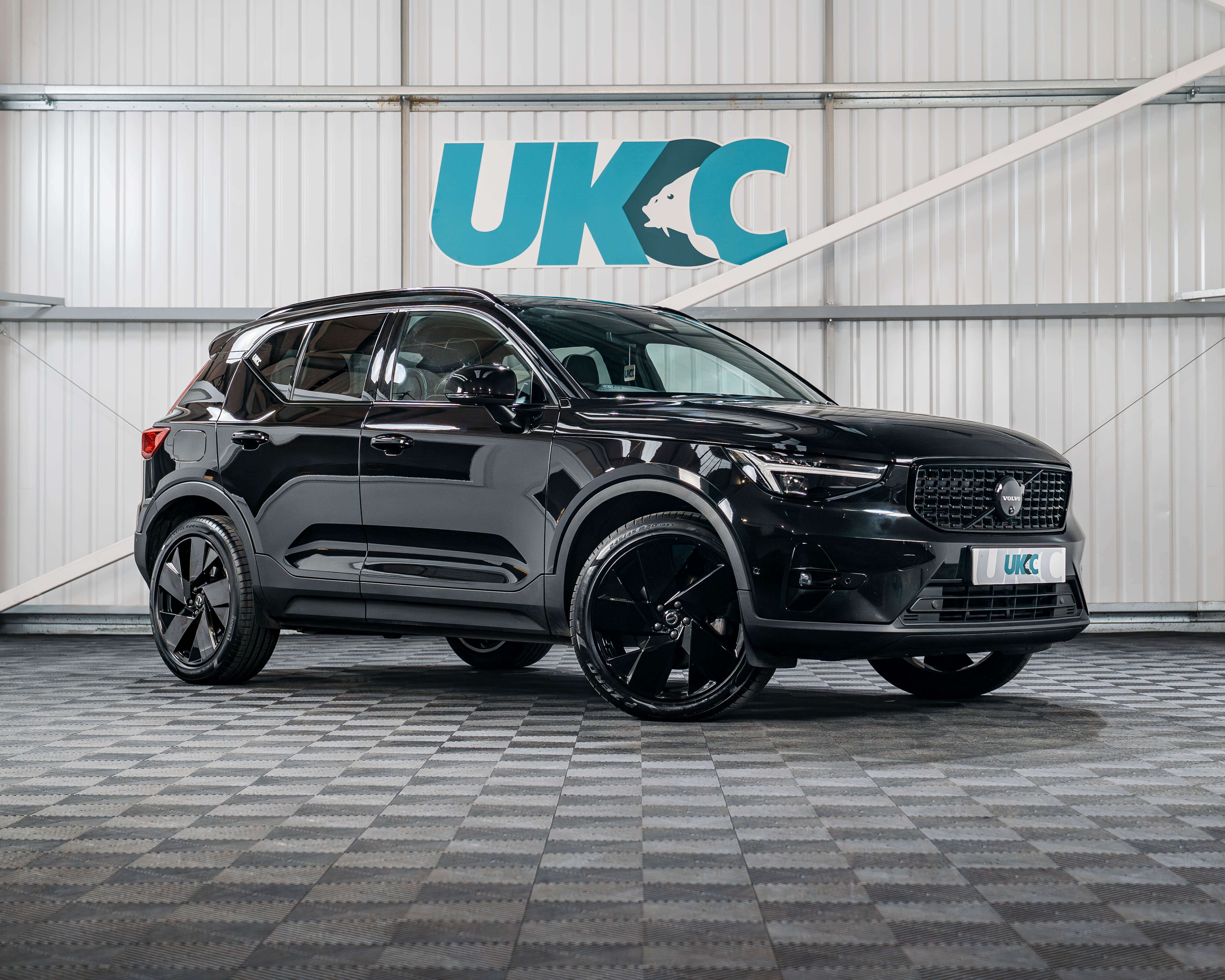 2025 VOLVO XC40 ULTRA BLACK EDITION + £1,000 CASH!