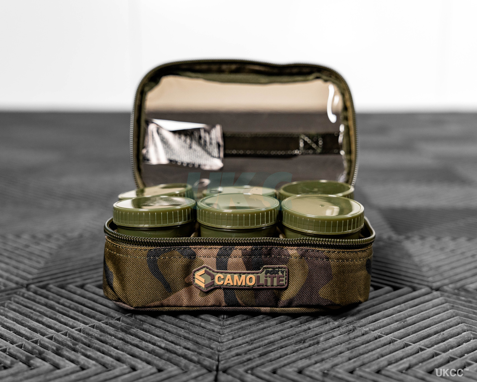 FOX CAMOLITE 8 POT HOOKBAIT CASE!