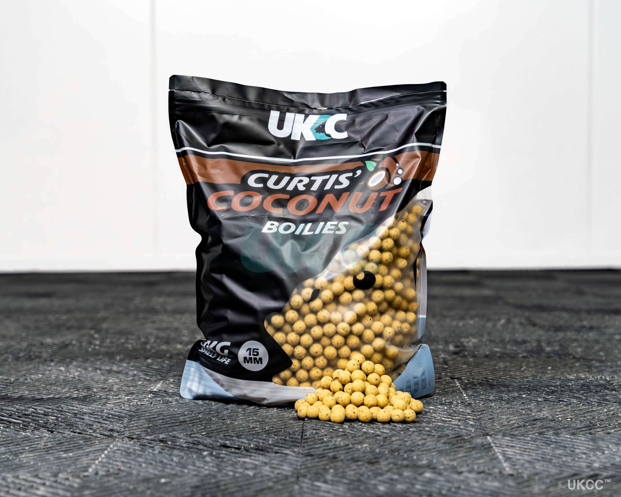 5KG UKCC CURTIS' COCONUT 15MM!