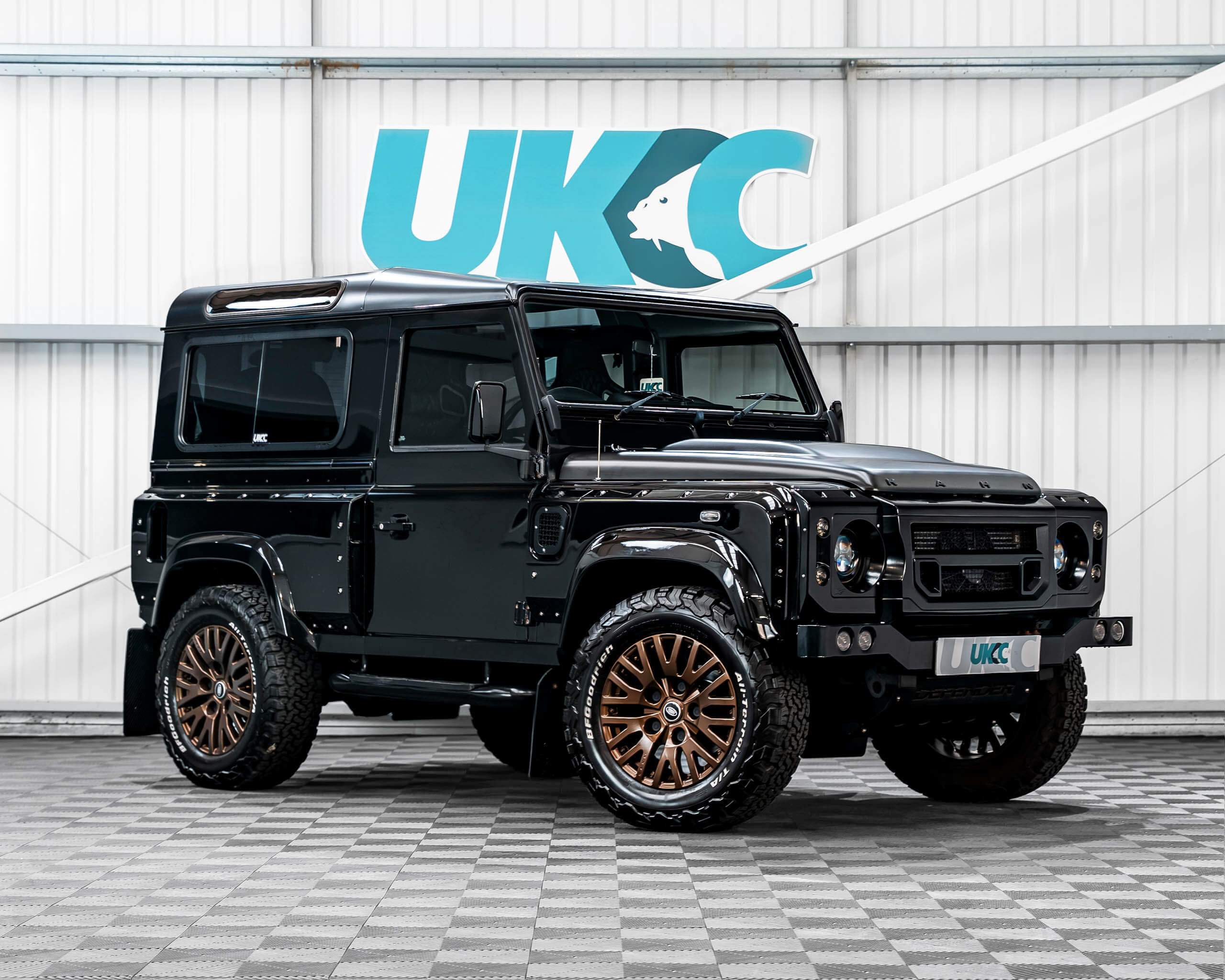 LAND ROVER DEFENDER 90 + £5,000 CASH!