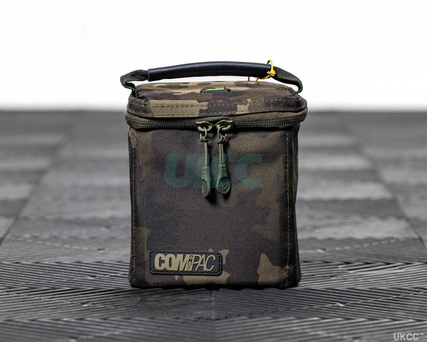 KORDA COMPAC GOO BAG DARK KAMO SMALL!